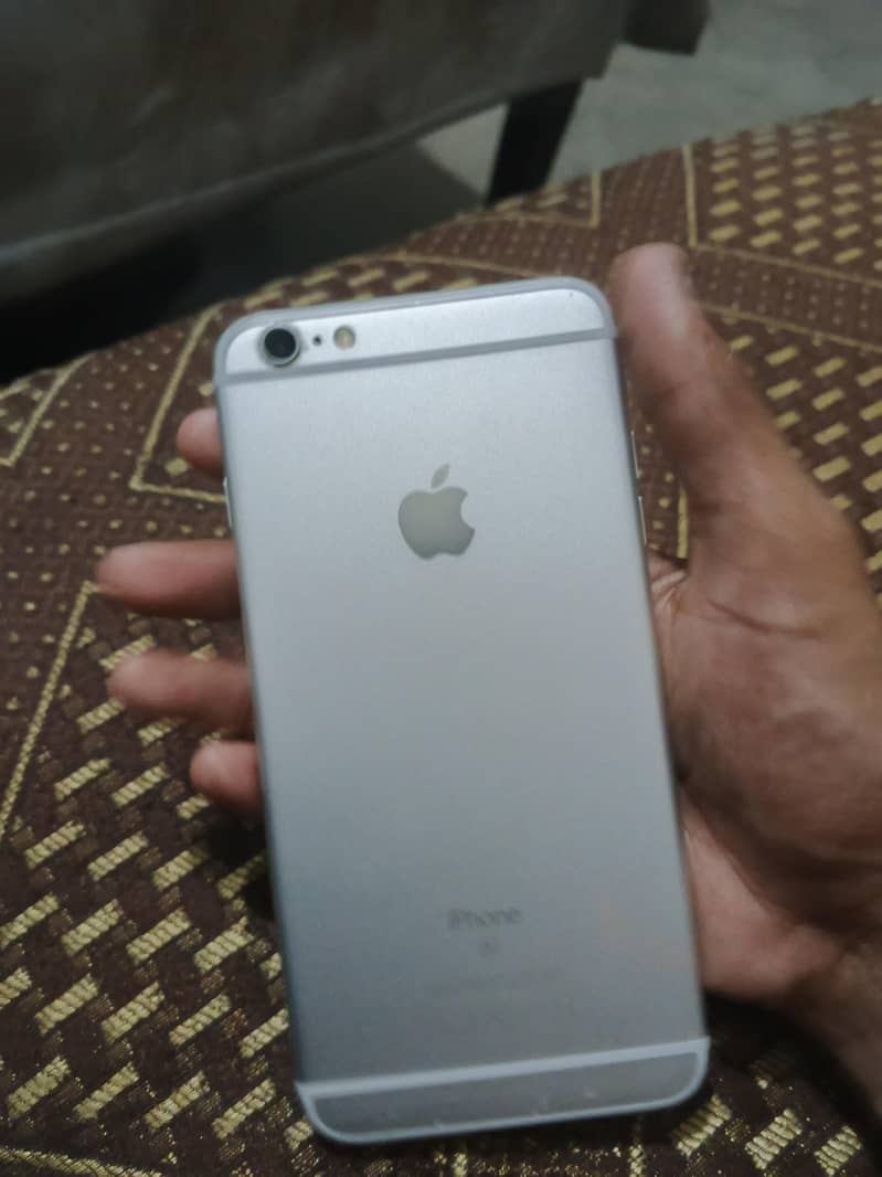 Apple iPhone 6S Plus 2