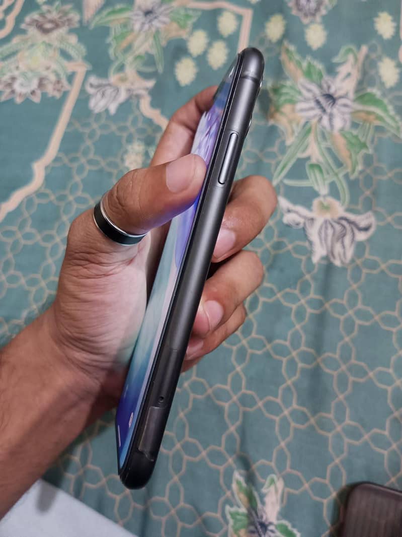 Apple iPhone 11 1