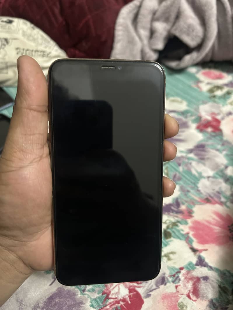 Apple iPhone XS Max 7