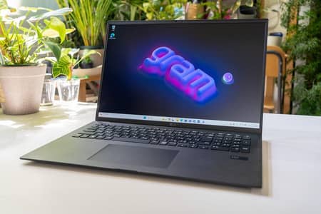 Lg gram Ultra 7 Processor | 32GB LPDDR5 | 1TB SSD