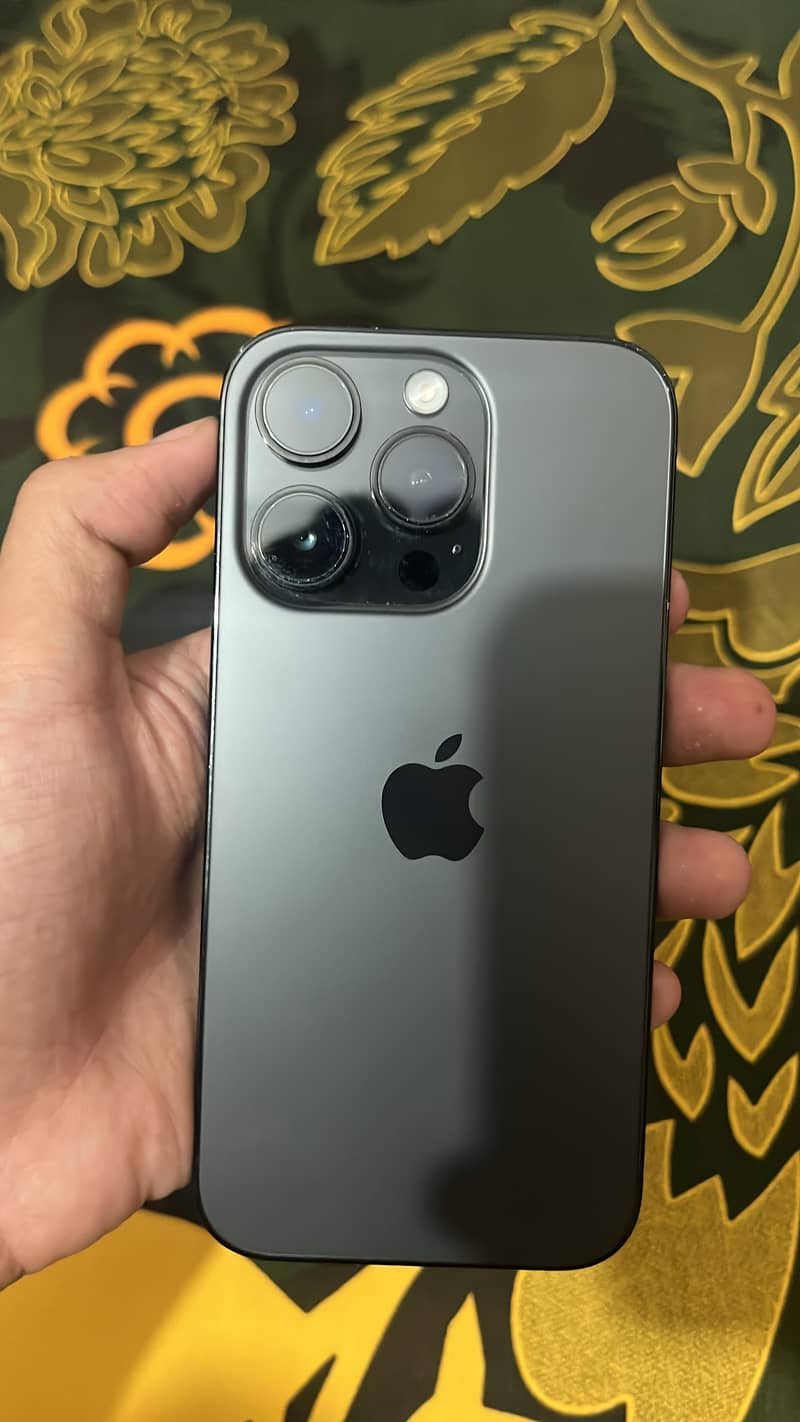 Apple iPhone 14 Pro 1