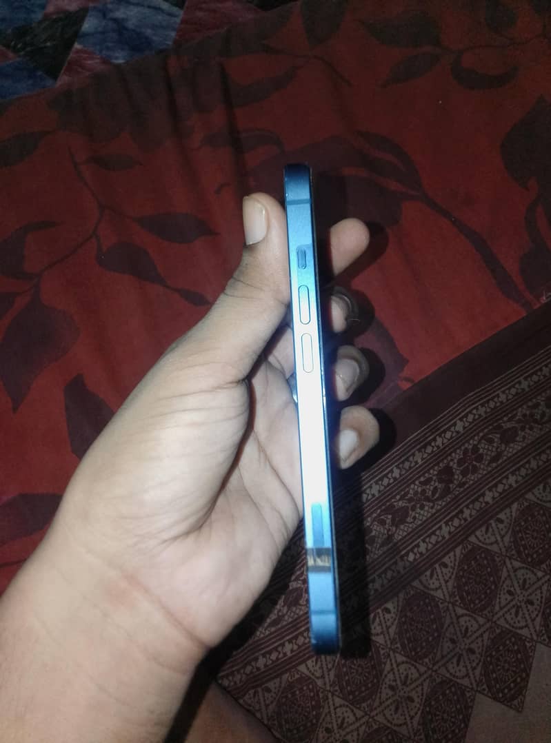 Apple iPhone 13 1