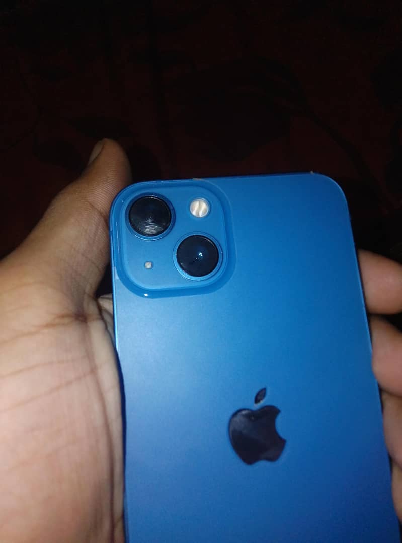 Apple iPhone 13 5