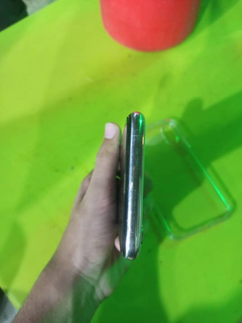 Apple iPhone X 3