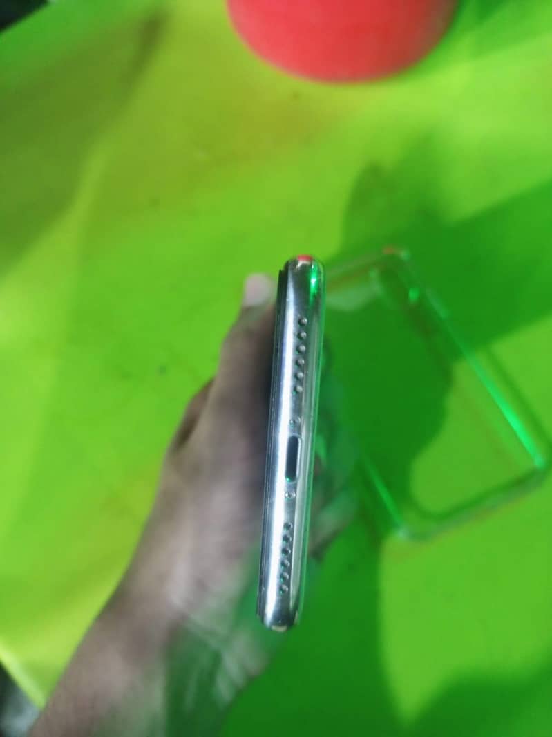Apple iPhone X 5