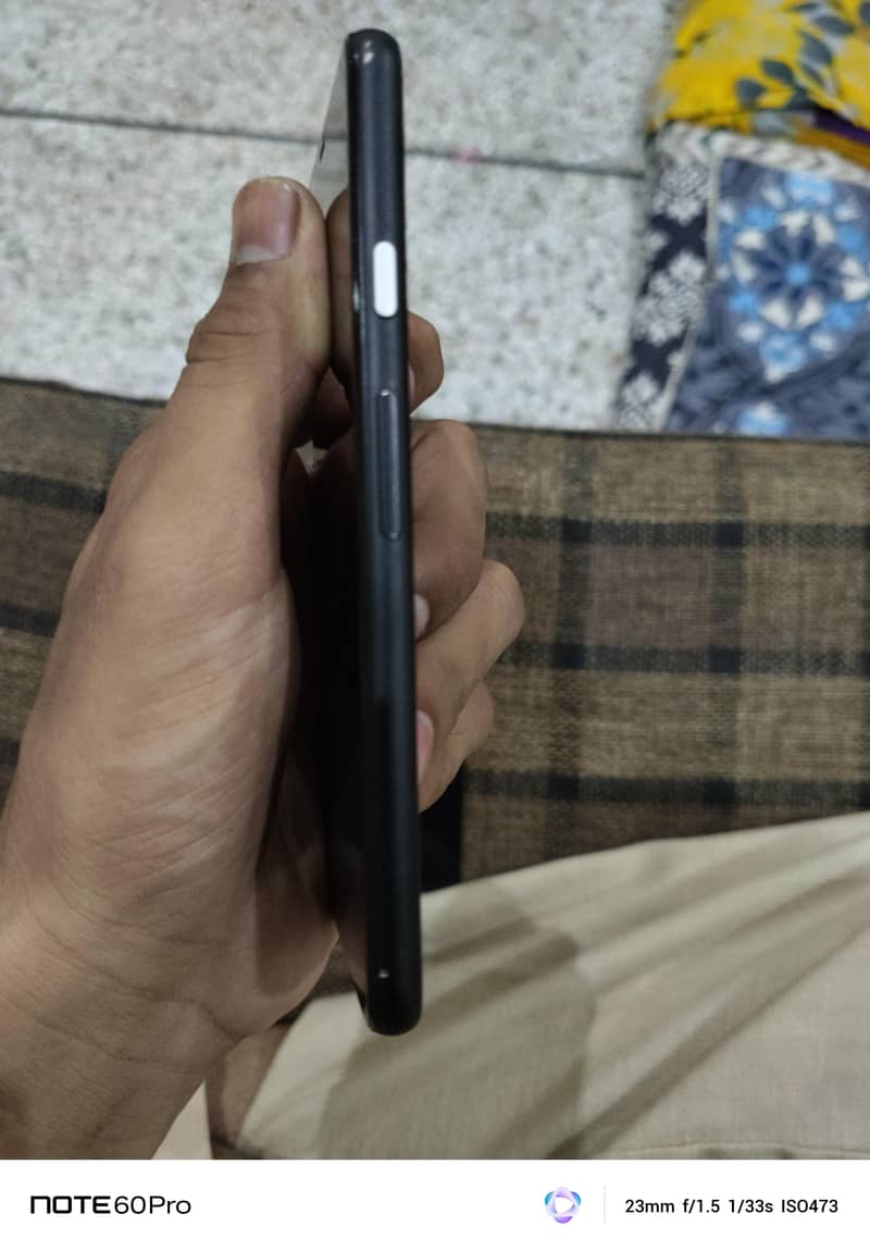 Google Pixel 4 3