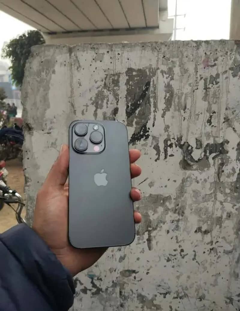 Apple iPhone 14 Pro 1