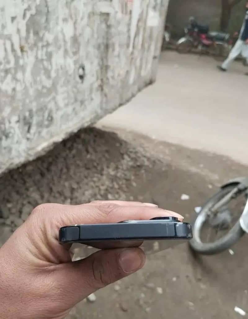 Apple iPhone 14 Pro 2