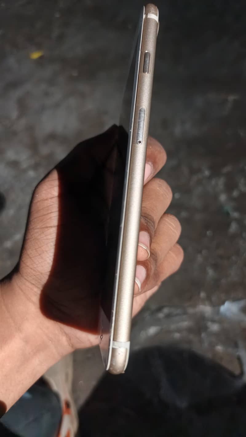 Apple iPhone 7 Plus 2