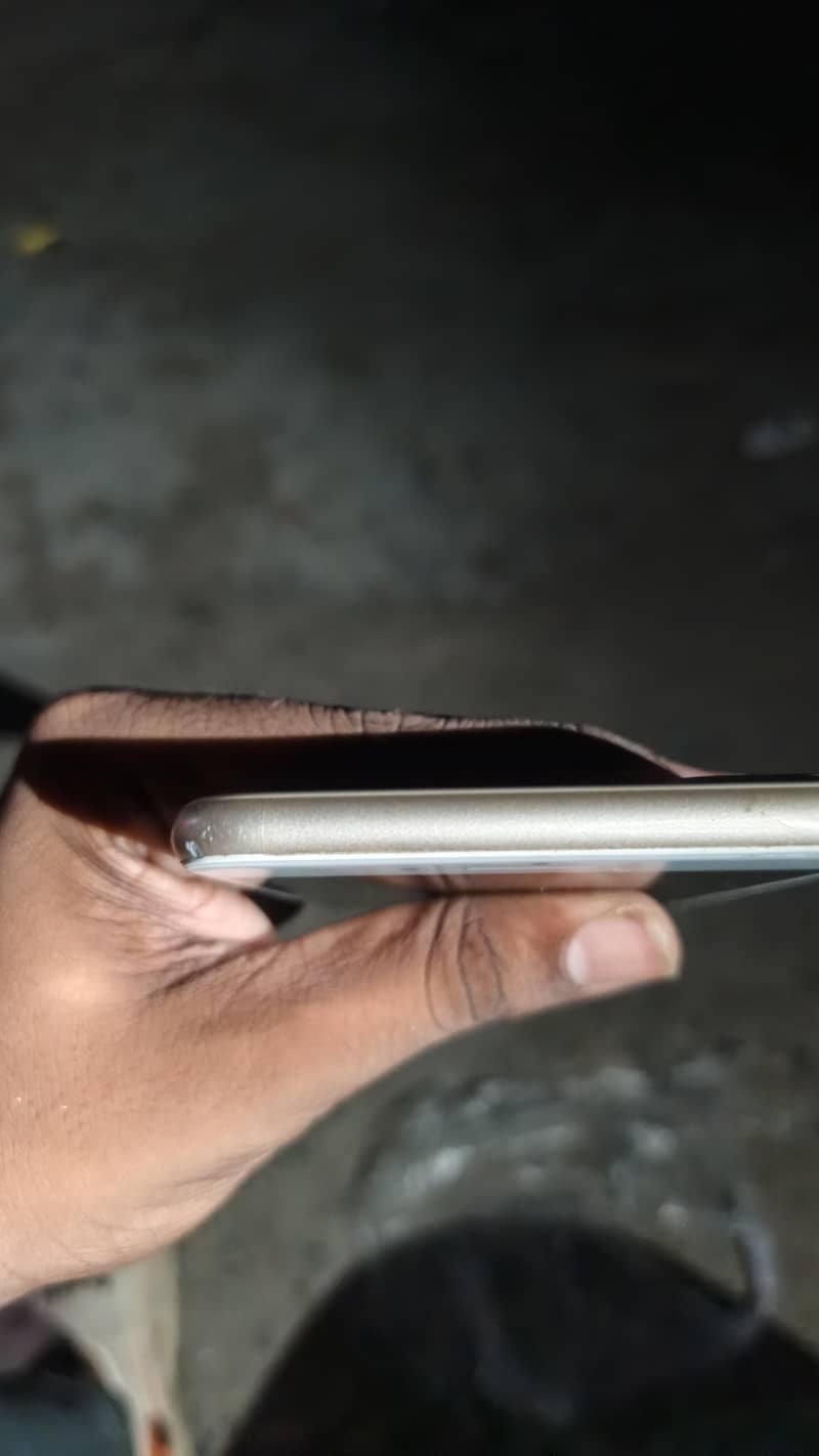 Apple iPhone 7 Plus 3