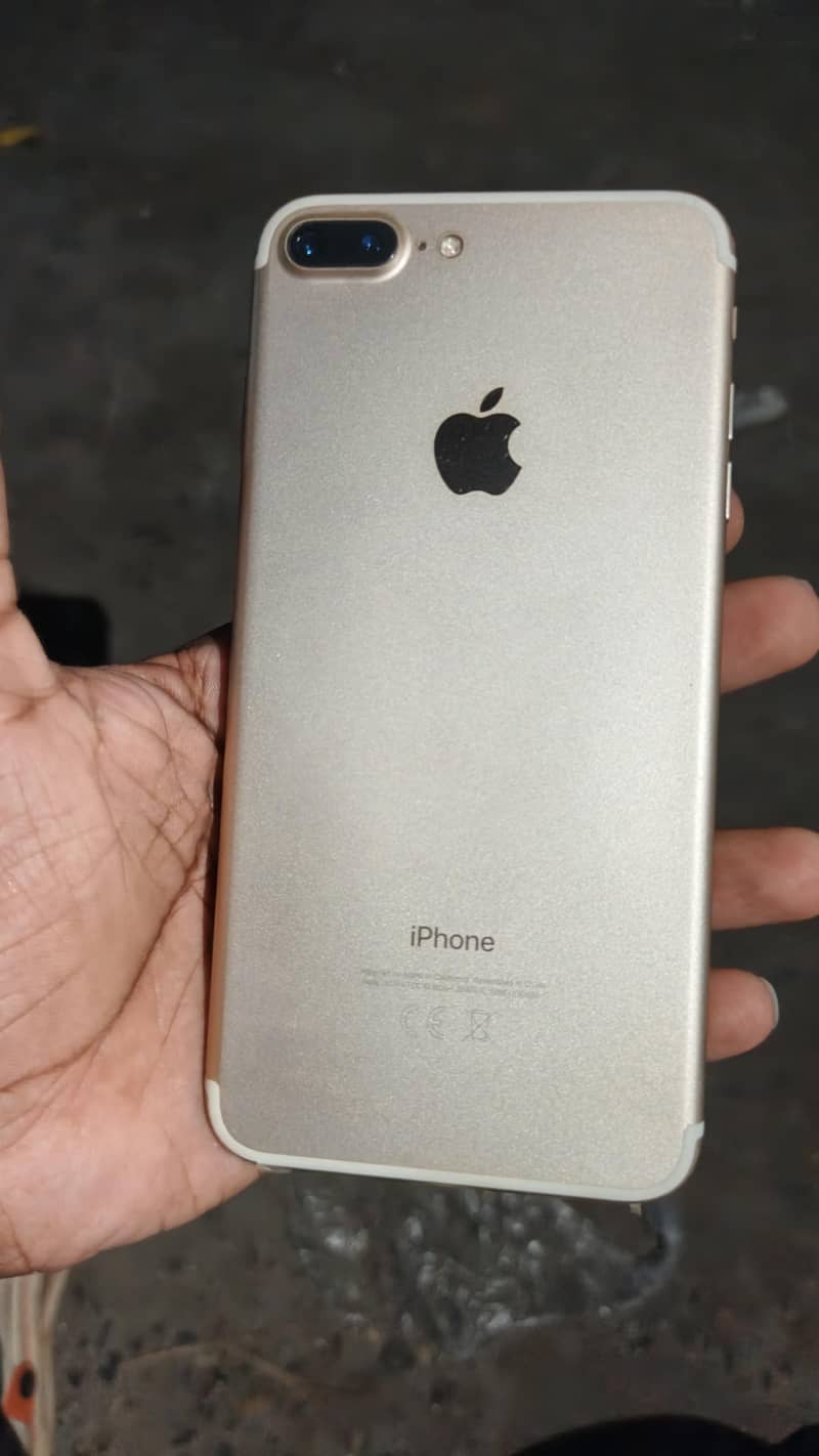 Apple iPhone 7 Plus 4