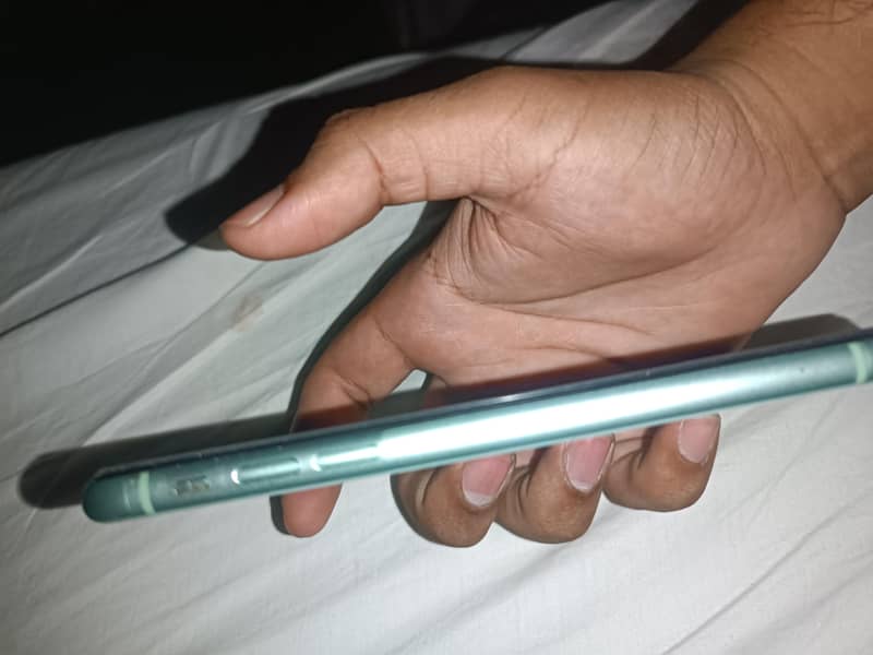 iPhone 11 2