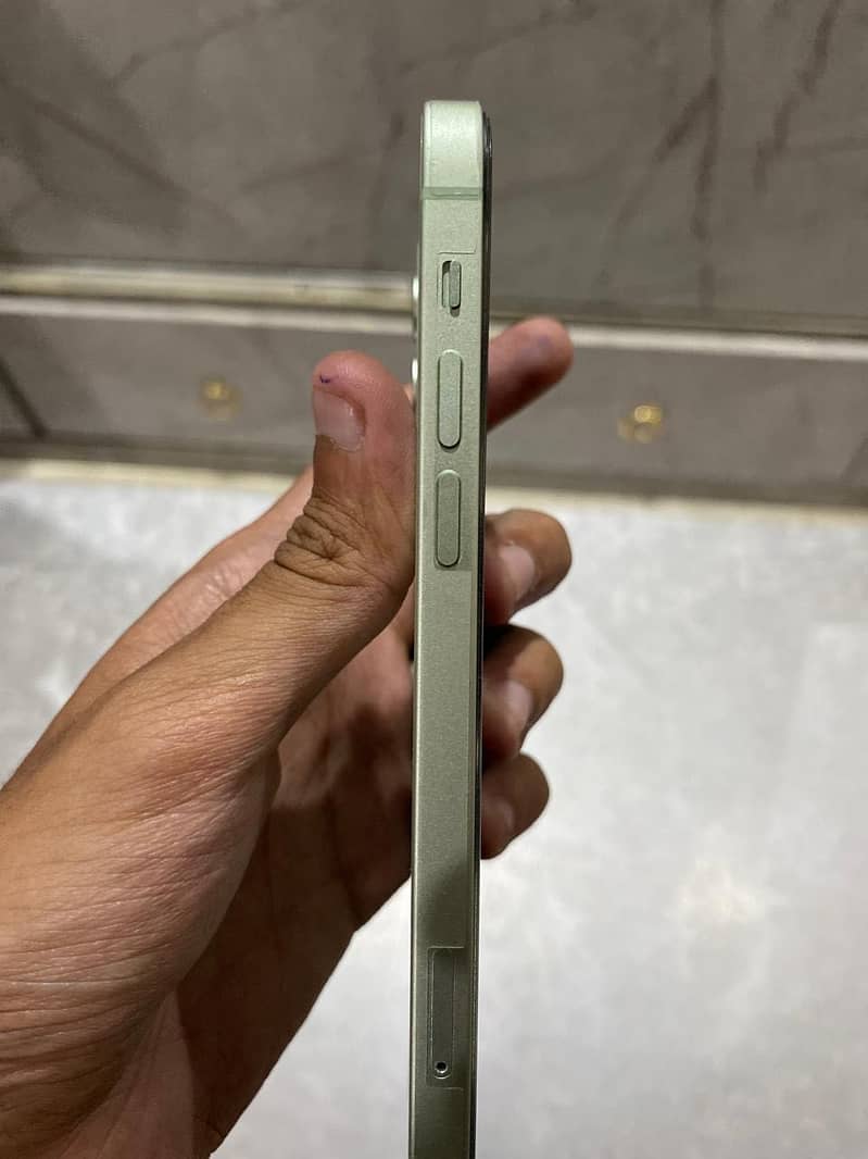 Apple iPhone 12 3