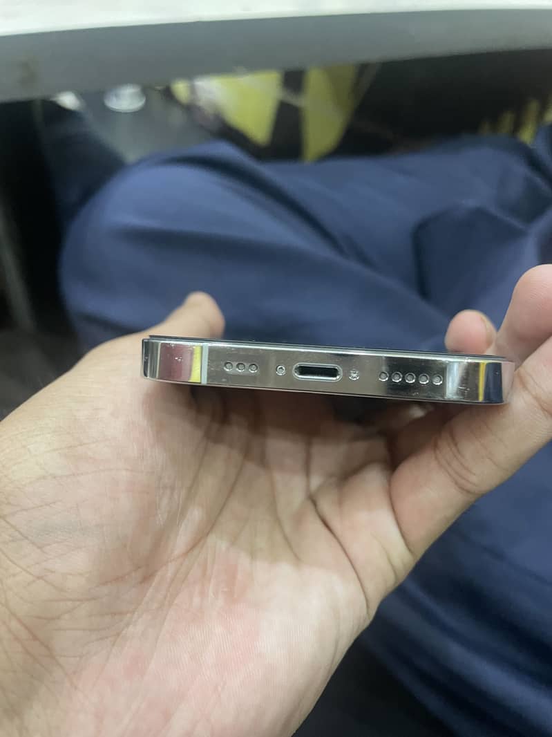 Apple iPhone 14 Pro 2