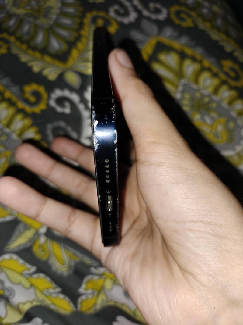 Apple iPhone 12 3