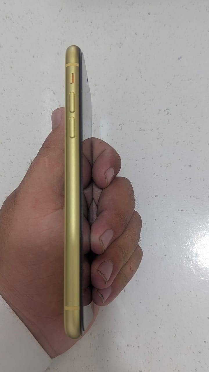 Apple iPhone 11 3