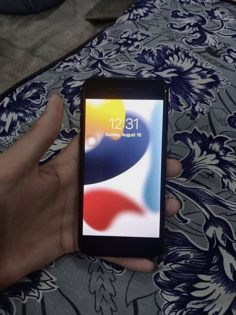 Apple iPhone 7 1