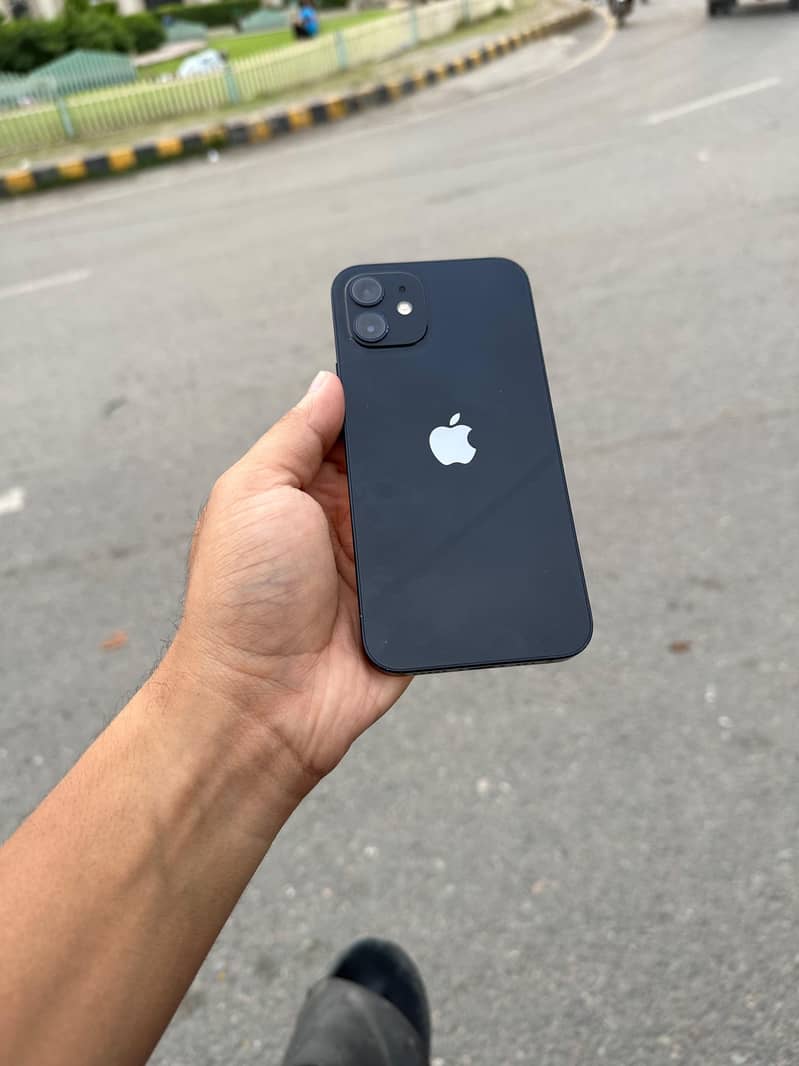 Apple iPhone 12 7