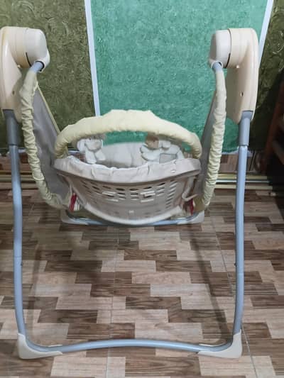 Graco Automatic Baby Swing - Battery Operated (Excellent Condition)