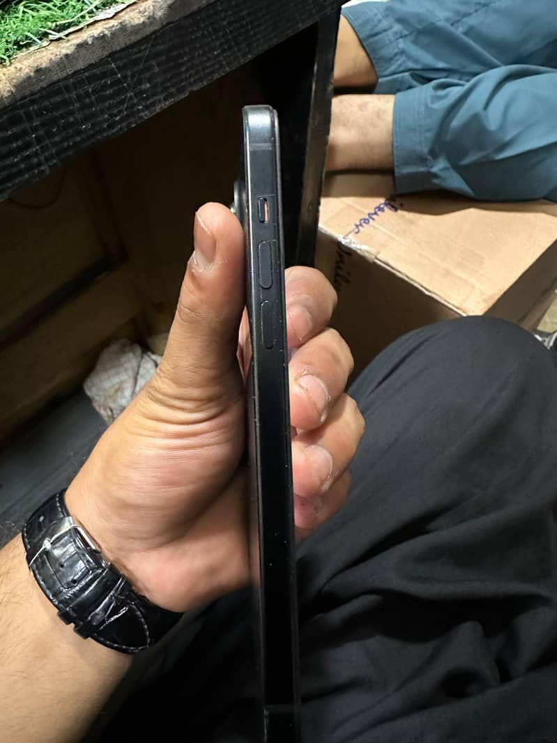 Apple iPhone 15 plus 3