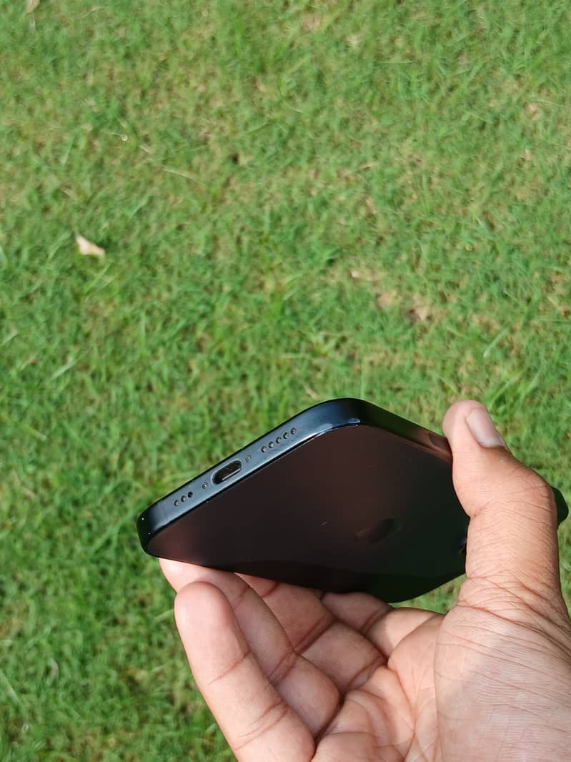 iPhone 15 10