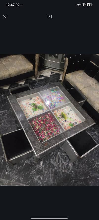 good condition center table