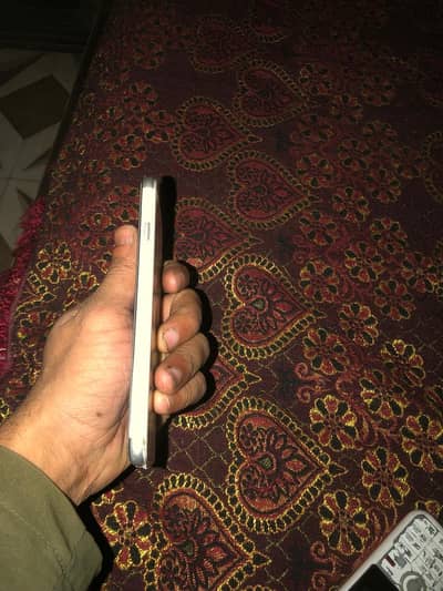 Apple iPhone SE