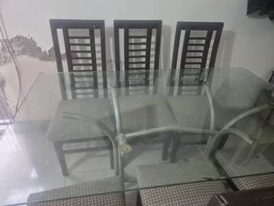 Dinning table with 6 wooden chairs
