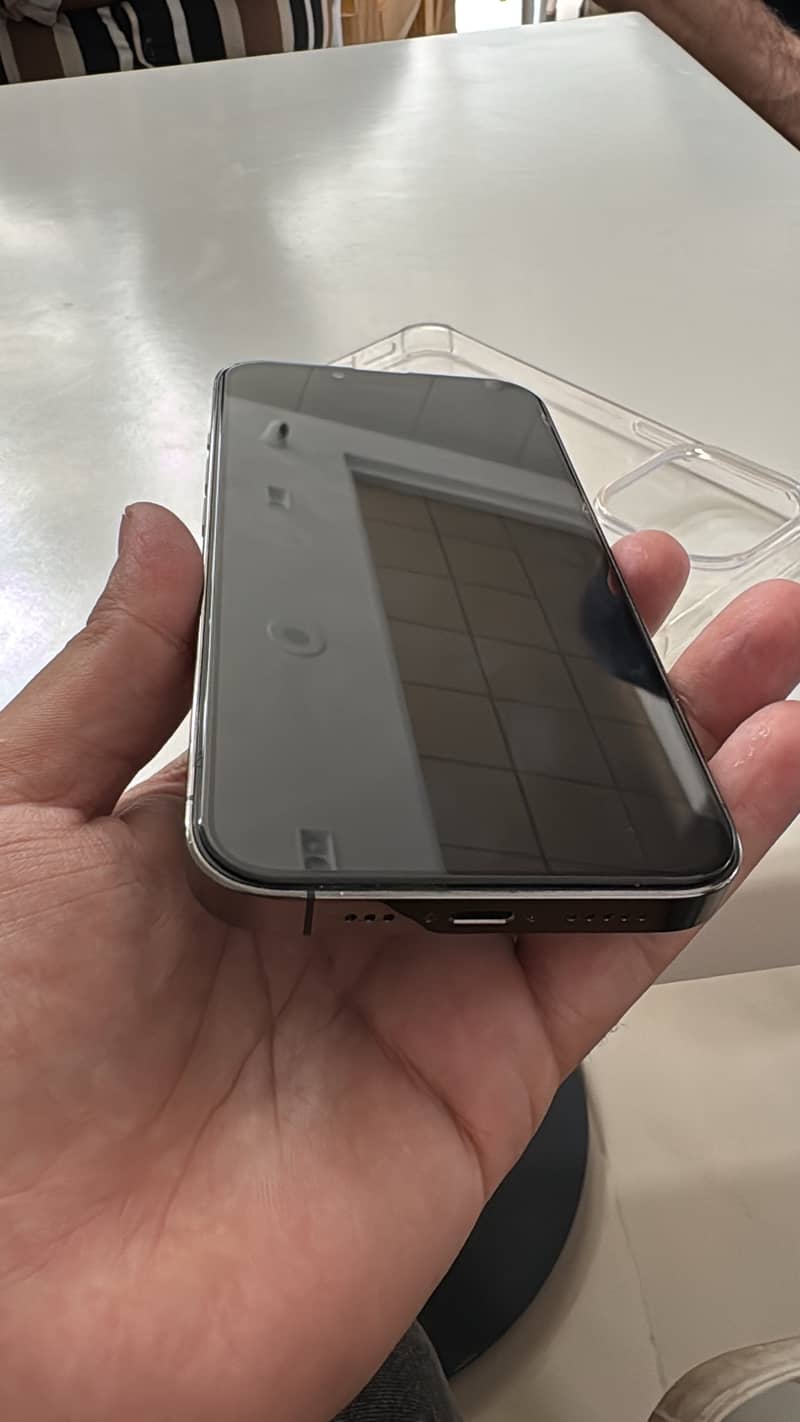 Apple iPhone 13 Pro 2