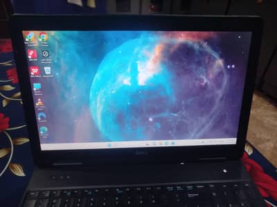 Laptop core i5 4rth generation 8Gb Ram 256Gb harddrive 128Gb SSD