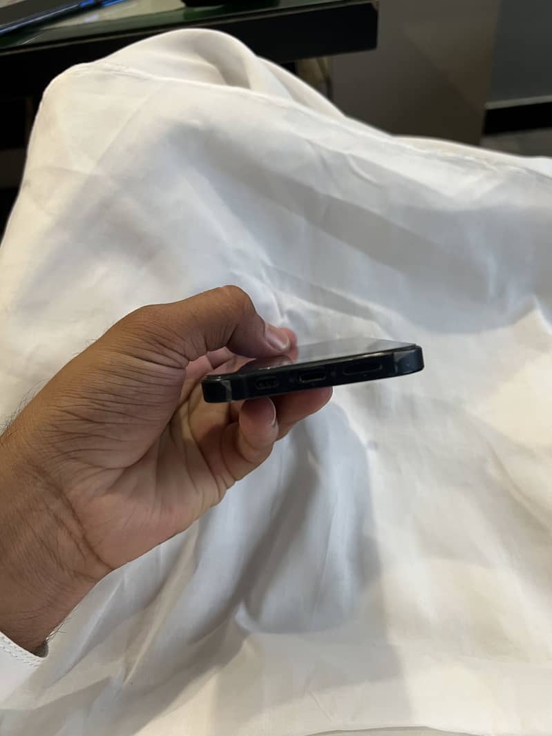 Apple iPhone 13 4