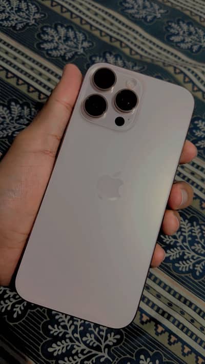 Apple iPhone 16 Pro Max