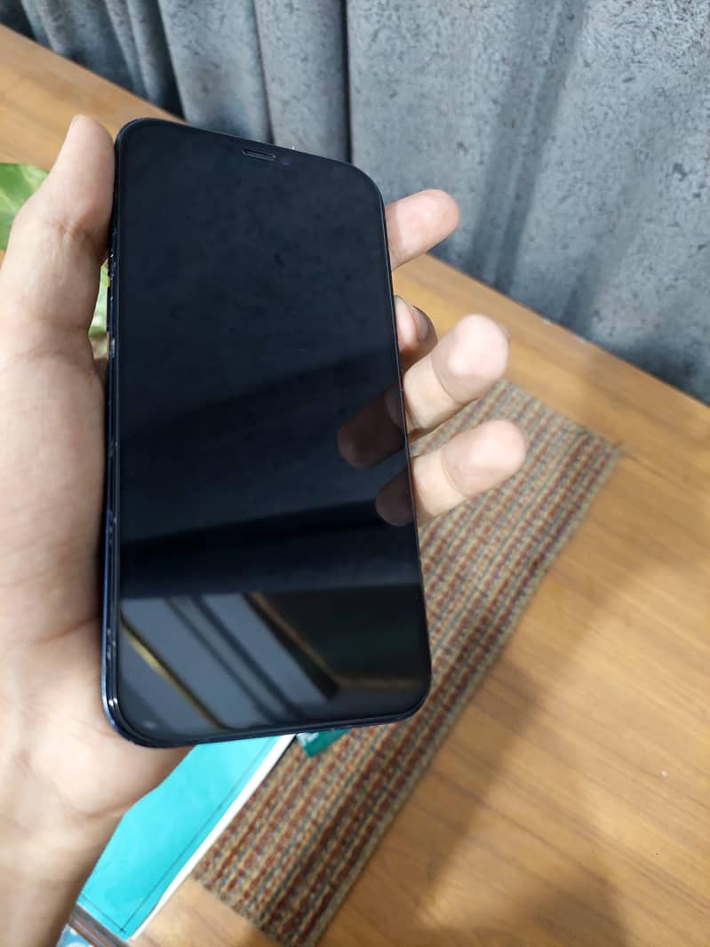 Apple iPhone 12 2