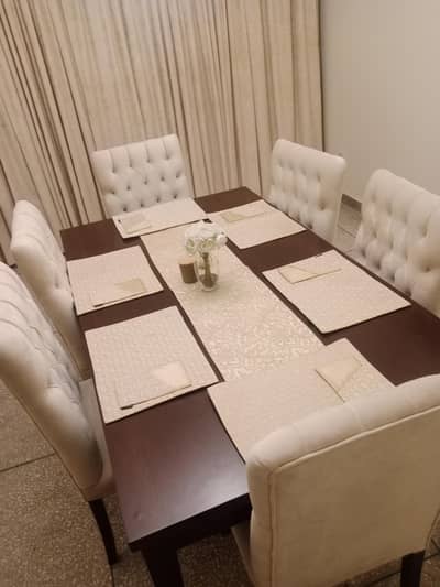 Heavy wooden structure dinning table with 6 chairs