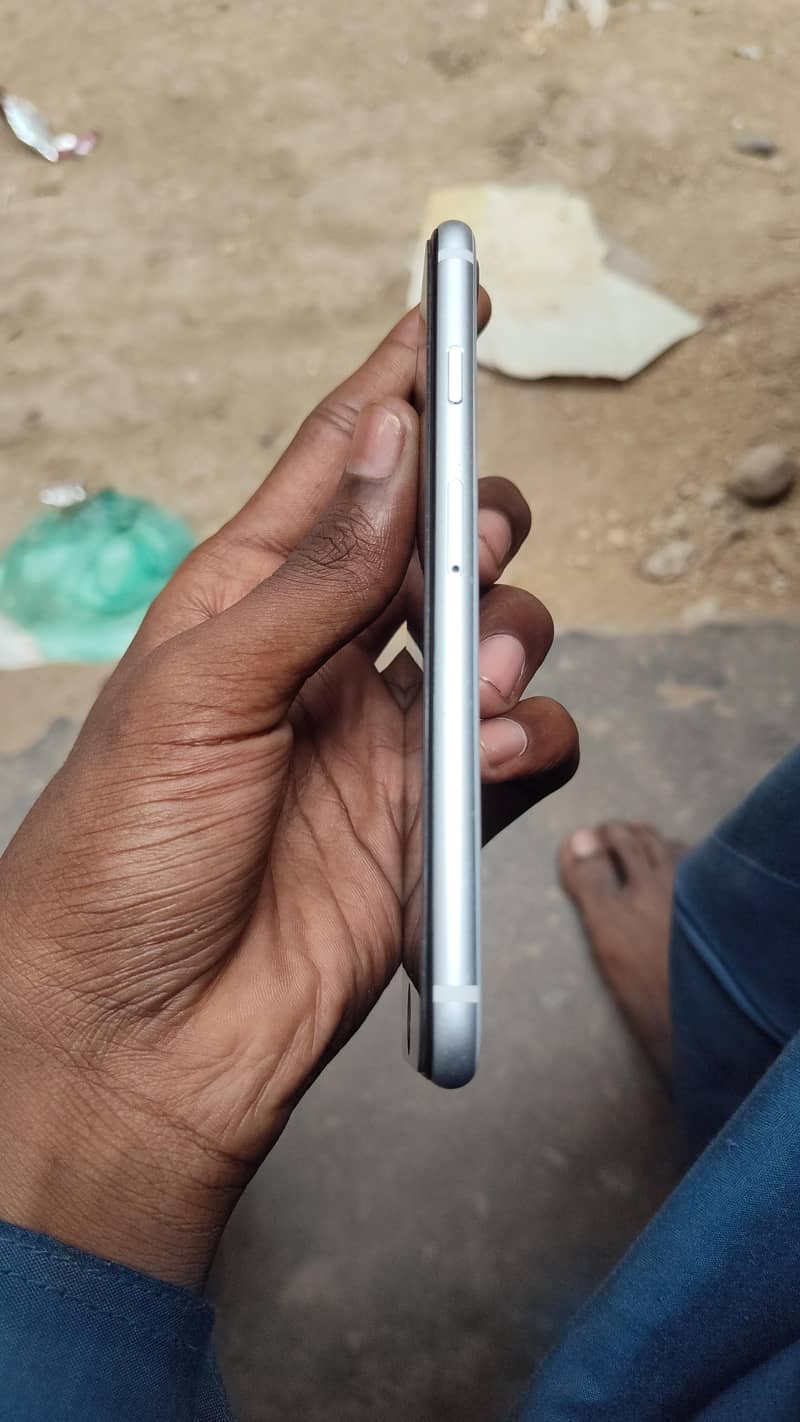 iPhone se2 8