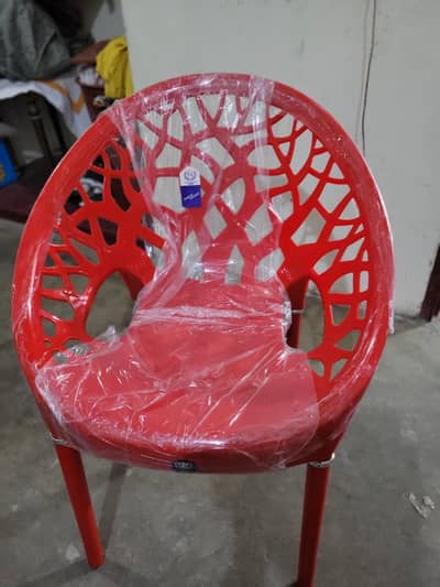 Brand New National Plastic Pack of 6 Tree Chairs With Adjustable Table