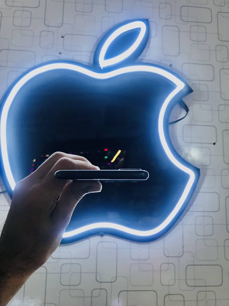 Apple iPhone 7 Plus 2
