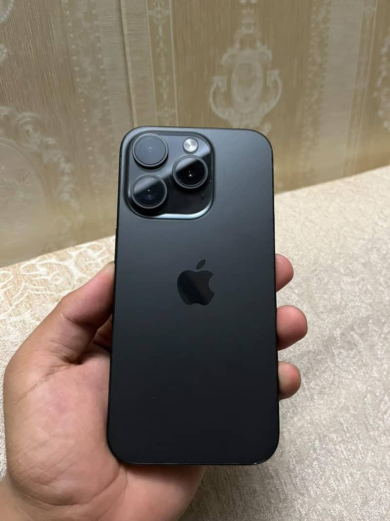 Apple iPhone 15 Pro 0