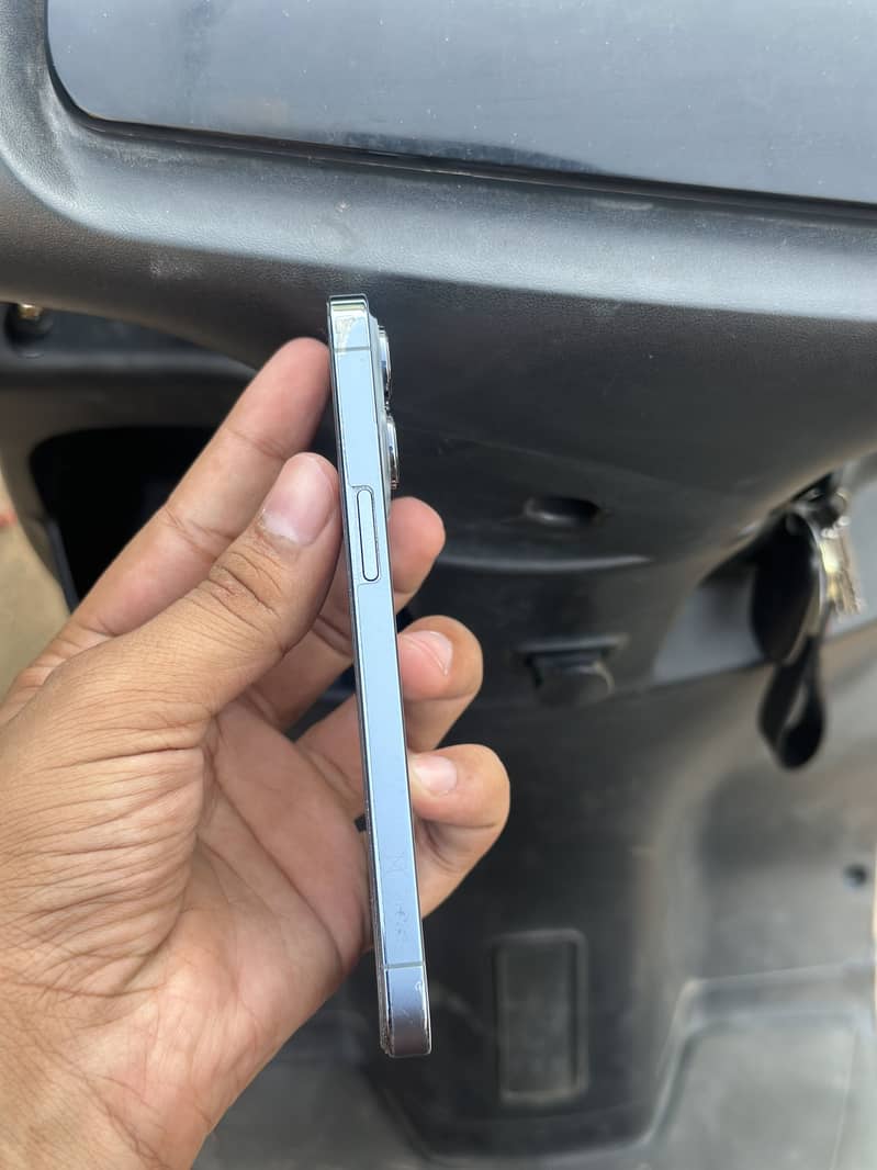 Apple iPhone 13 Pro 1