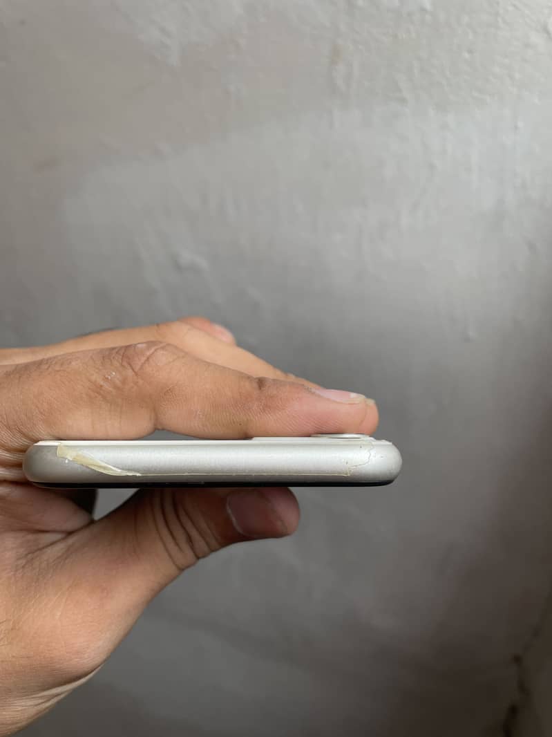 Apple iPhone 11 5