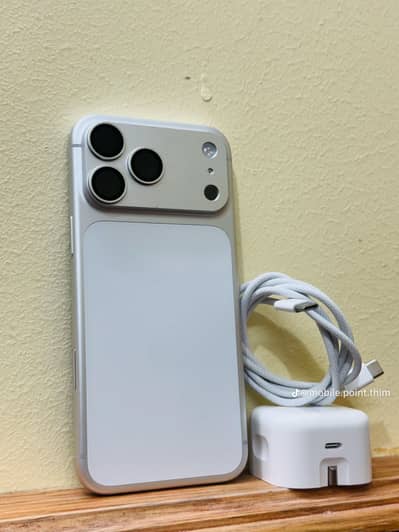 Apple iPhone 17 Pro Max used only 1 week