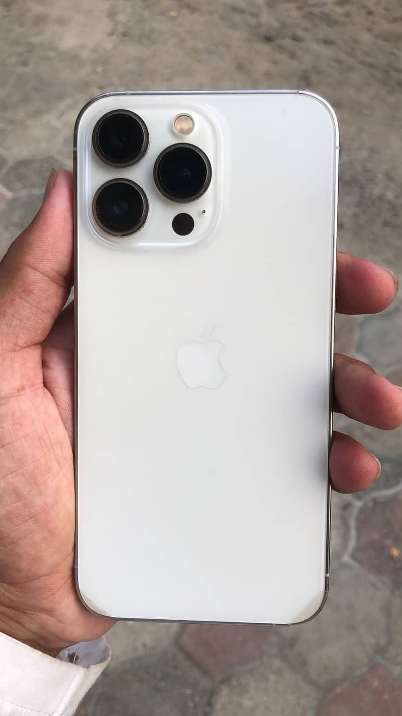 Apple iPhone 13 Pro 1