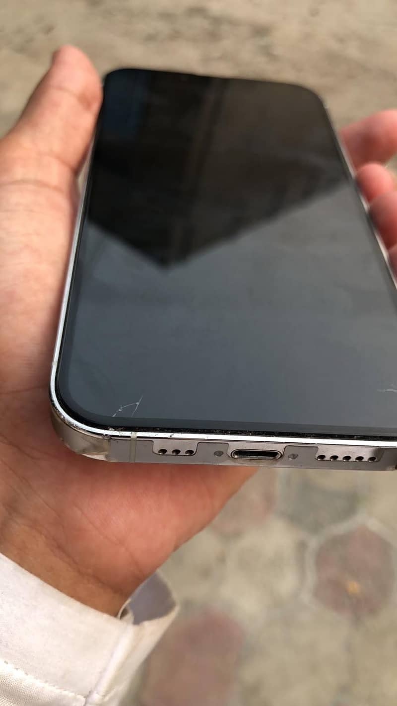 Apple iPhone 13 Pro 3