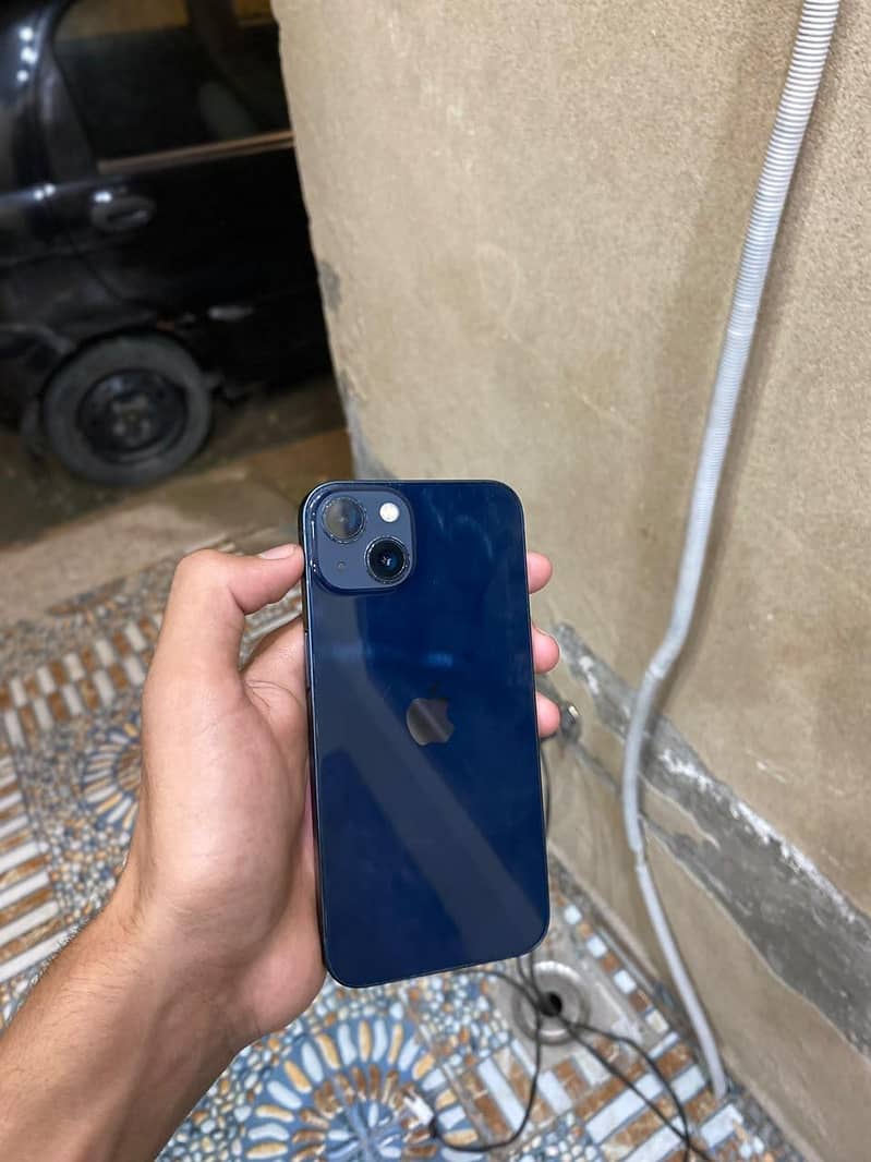 Apple iPhone 13 0