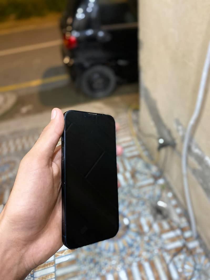 Apple iPhone 13 2