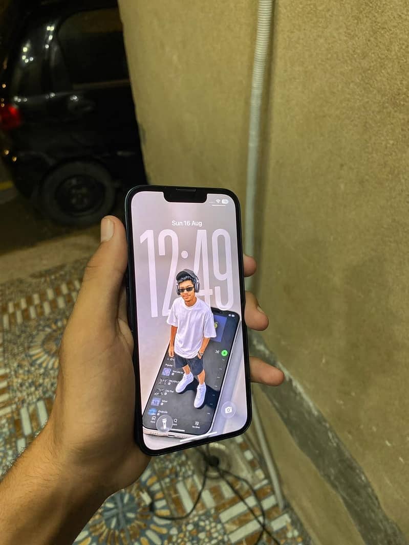 Apple iPhone 13 3