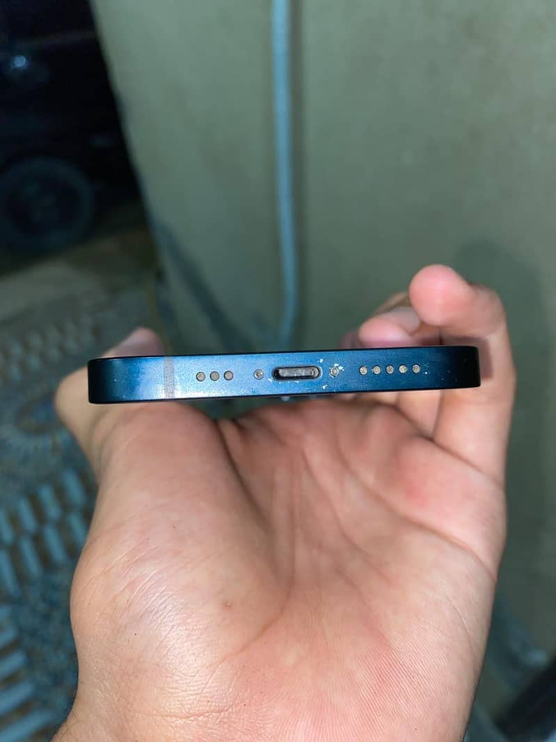 Apple iPhone 13 6