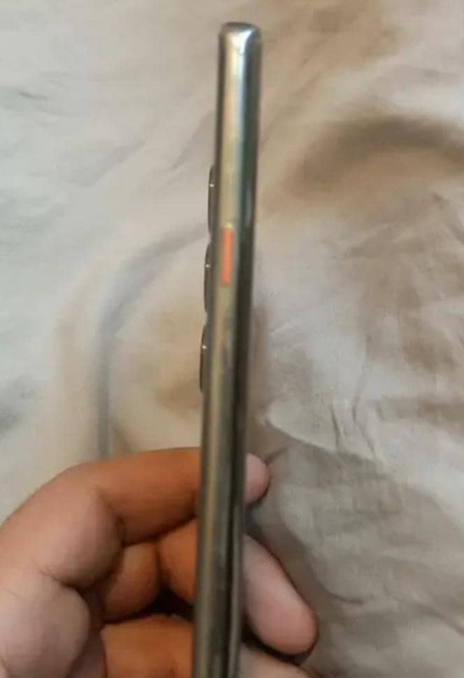 Tecno CAMON 40 Pro 1
