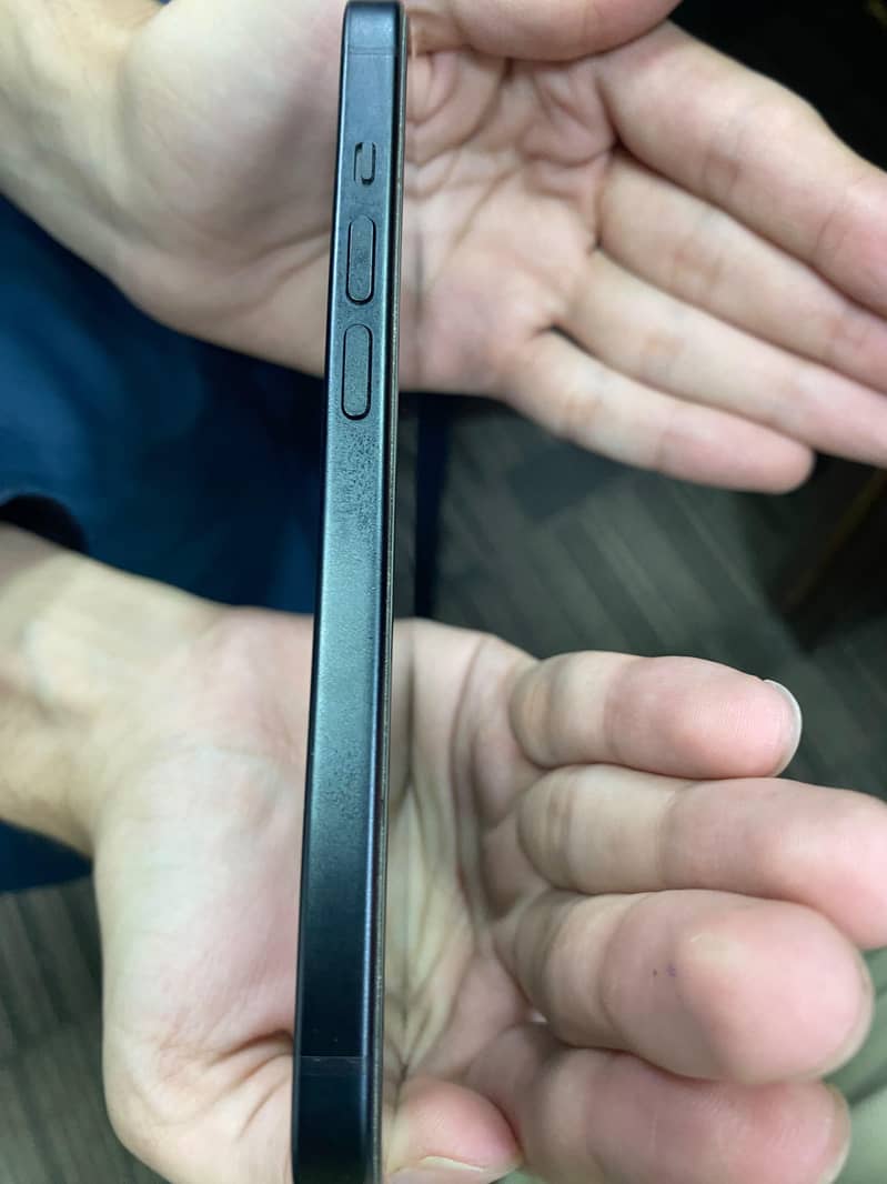 Apple iPhone 15 3