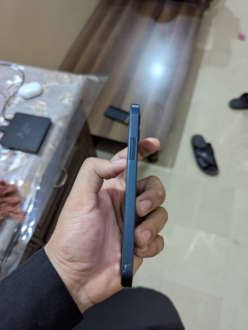 Apple iPhone 12 2
